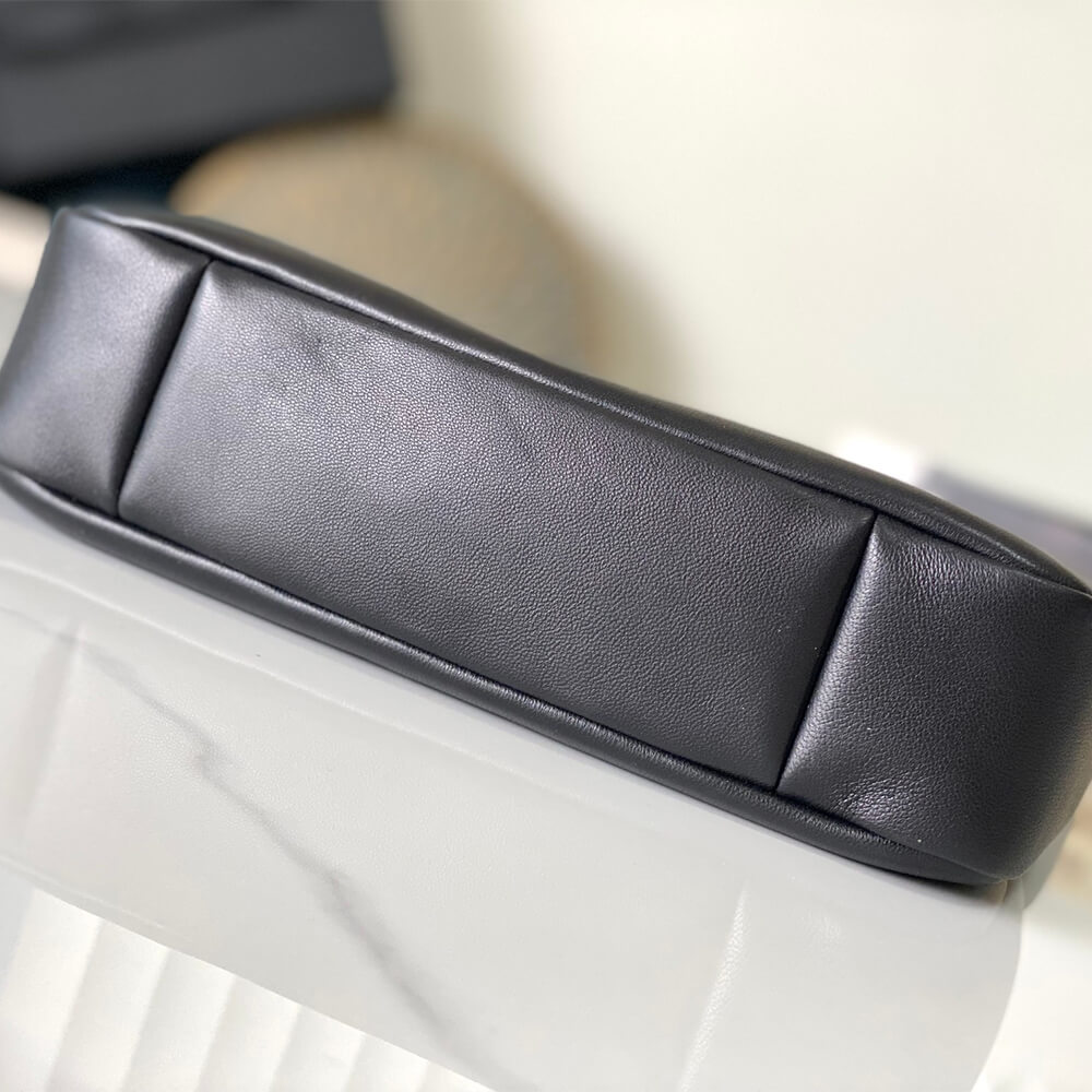 YSL LE 5 À 7 ARMPIT BAG