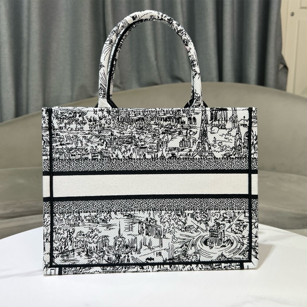 medium D*or book tote