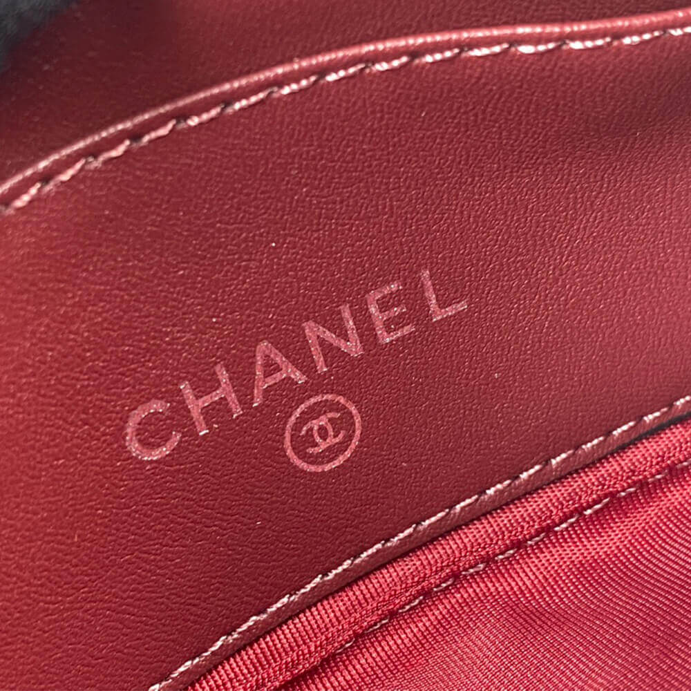 Ch*el classic small zip clutch