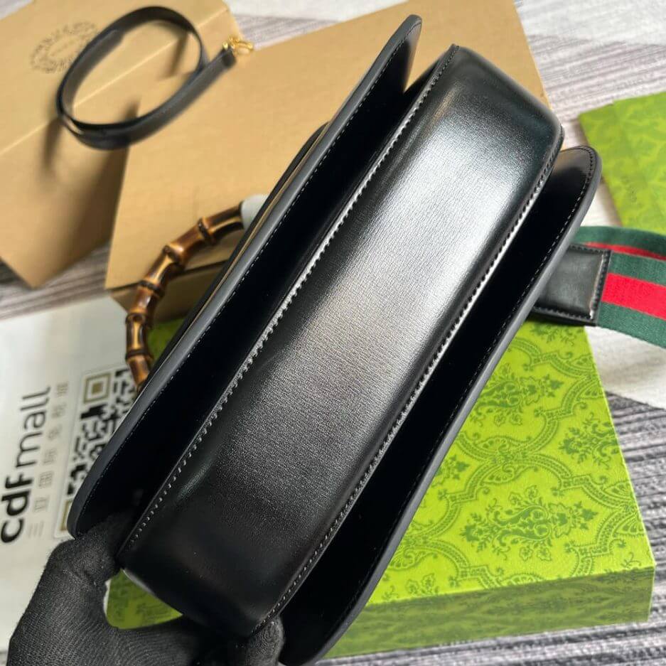 G*u*i bamboo 1947 medium top handle bag