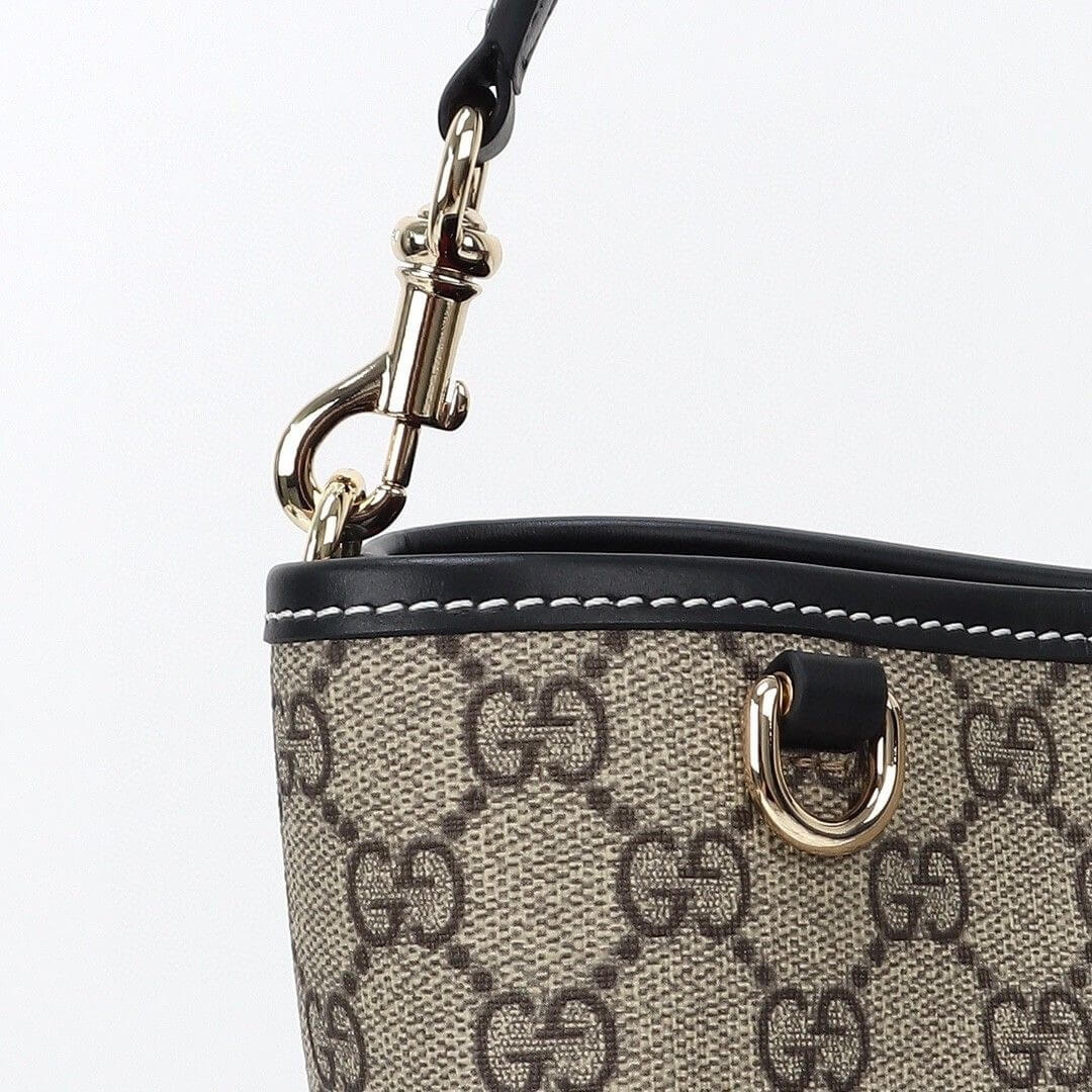 GG Emblem small shoulder bag